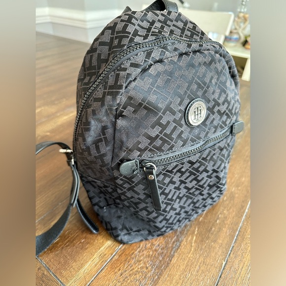 Tommy Hilfiger backpack - Picture 5 of 13